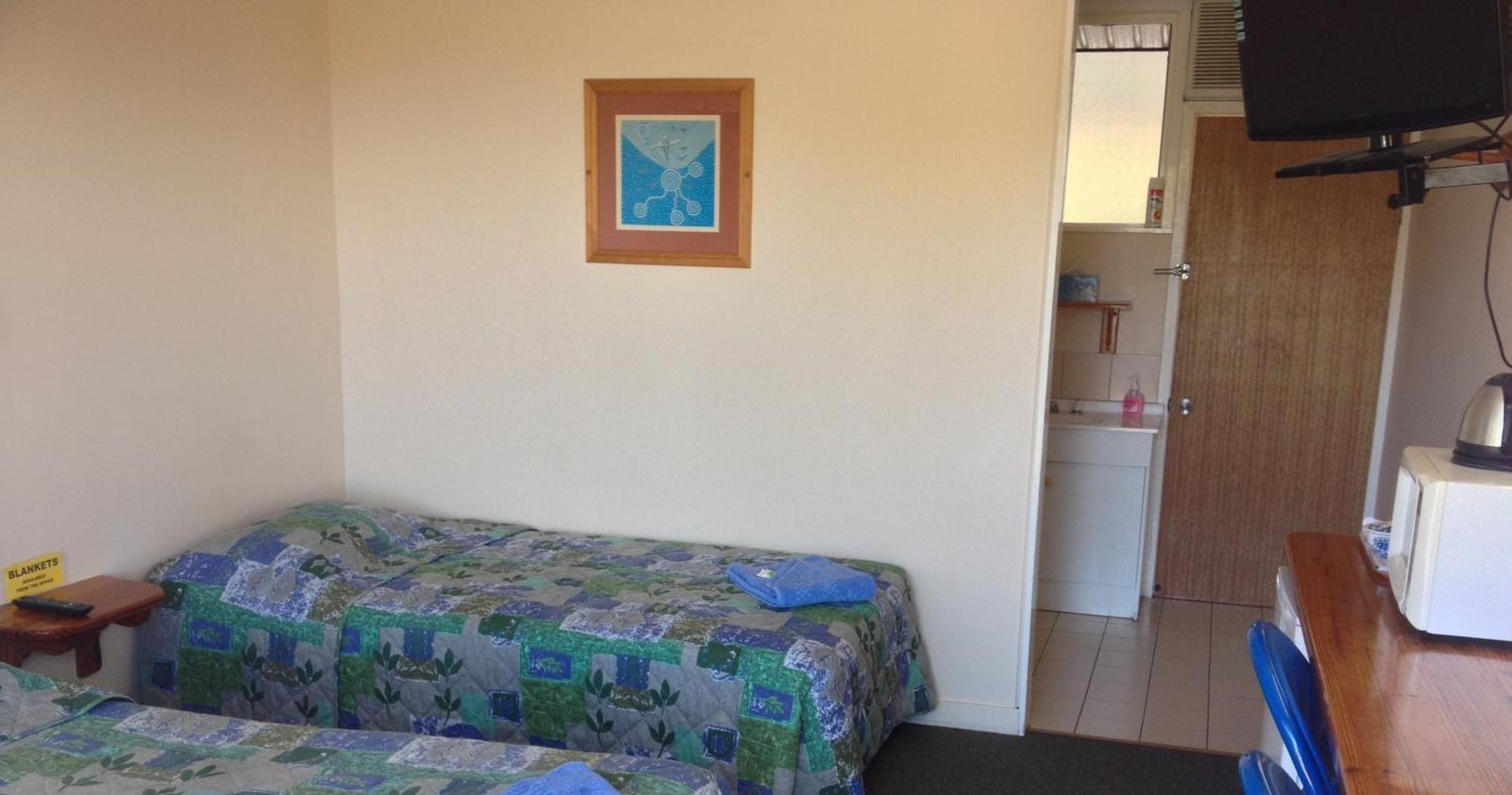 Ocean View Motel Bowen Room photo