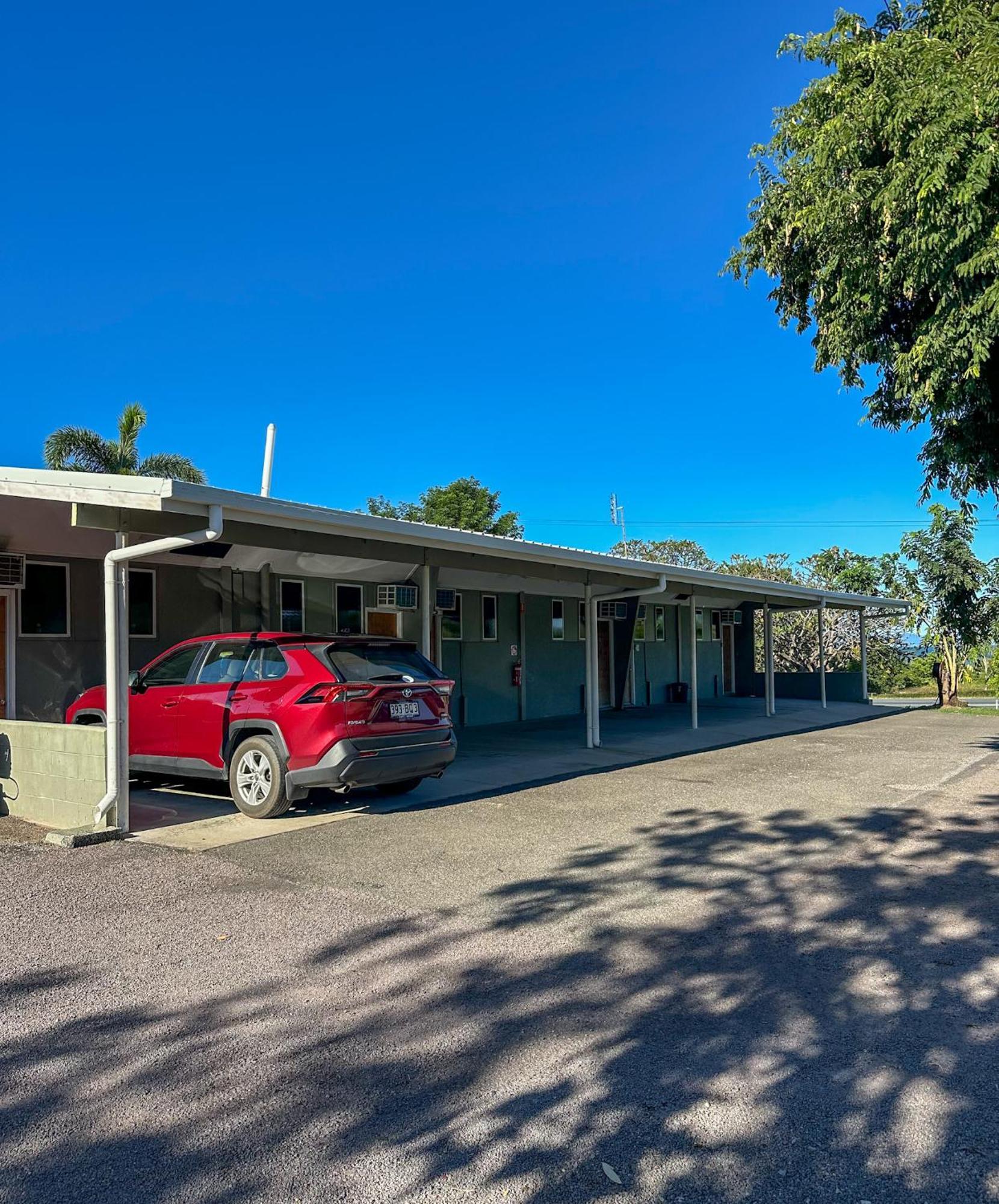 Ocean View Motel Bowen Exterior photo
